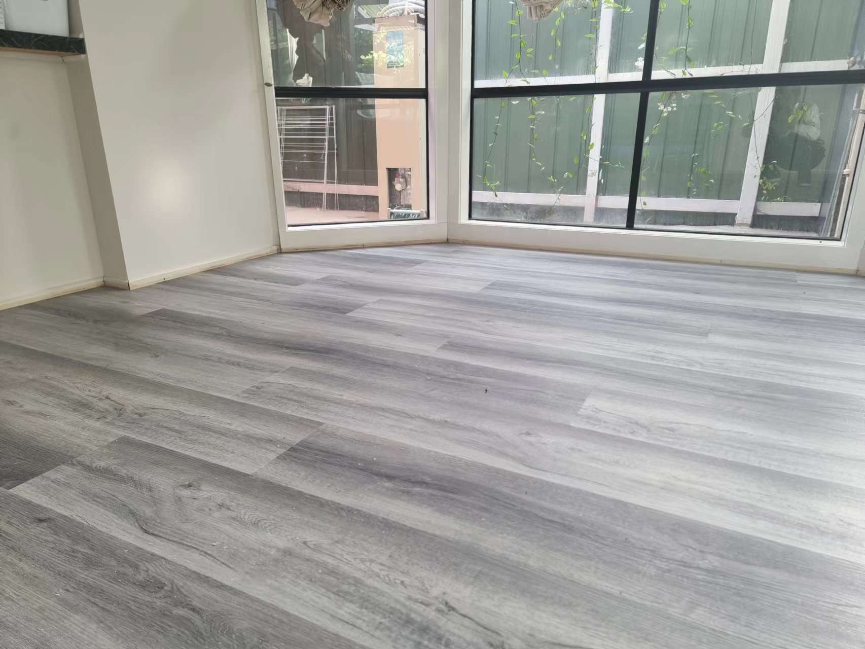 Smoked Oak 7mm SPC Hybrid Flooring 3