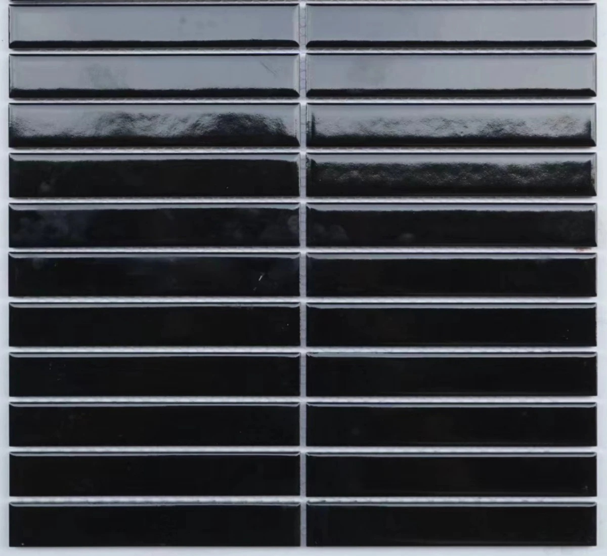 Kitkat Black Gloss 296x300png