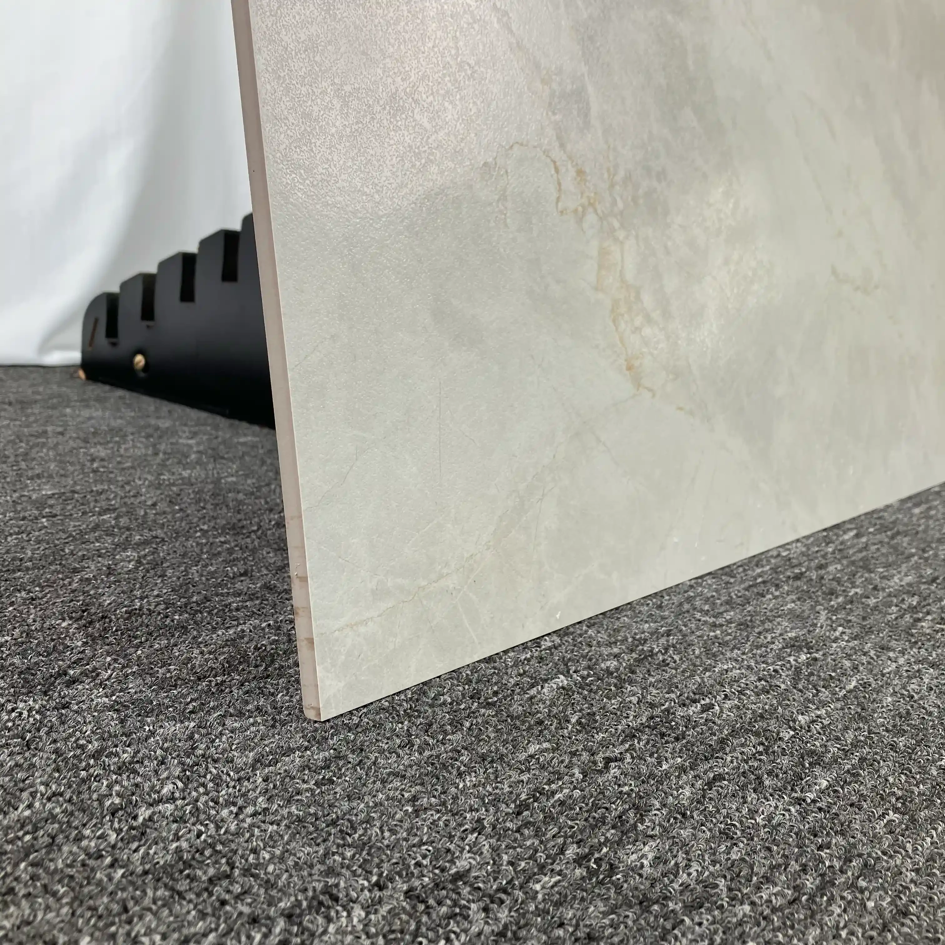 CaesarStone Light  600x1200 Lappato 4