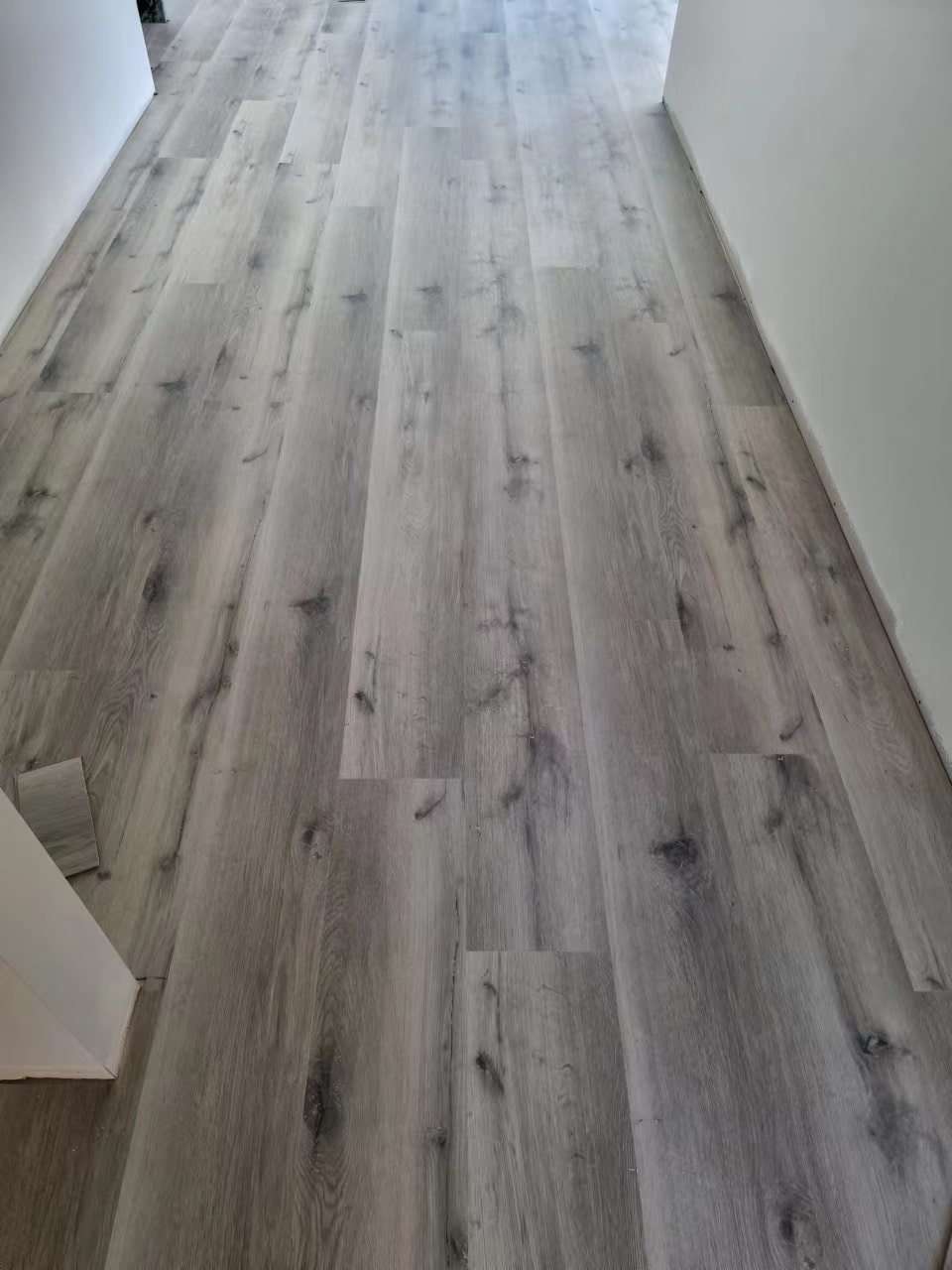 Grey Oak 7mm SPC Hybrid Flooring 3